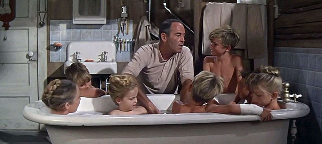 Mom bathtub handjob Proving Papa Wrong